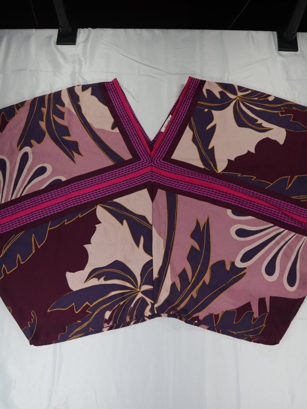 New Nine West Satin Kimono Sleeve Blouse Double V-neck Geometric Women's Size L